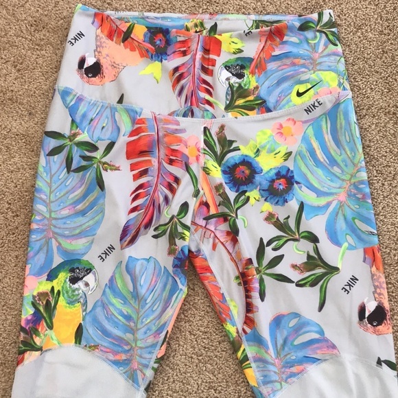 NIKE Size XL tropical print high intensity tights - Picture 2 of 9